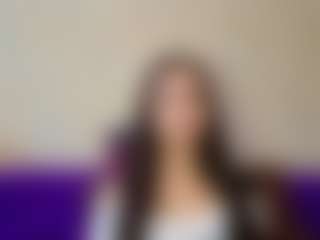 Live cam show with TammaraDelmoral - Big Tits Small Tits on Fling VIP Chat