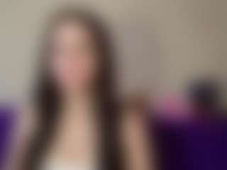 Live cam show with TammaraDelmoral - New Bedroom on eurowanks.com