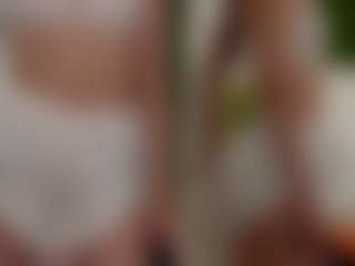 TaraHarris's Live Sex Cam Show
