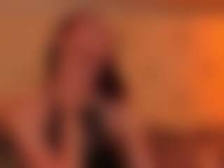 Live cam show with TaraHarris - Fingers on Camsoda