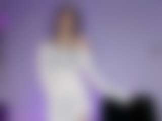 Live cam show with Ella - Blonde Hair Amateur on luckytryst.com