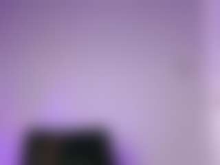 Live cam show with Ella - Athletic Young Adult on Camsoda