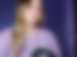 Live cam show with Ella - Blonde Hair on xheatlive.com