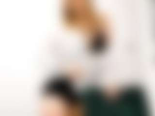 Live cam show with Ella - Blonde Hair Teen (18+) on madthumbs