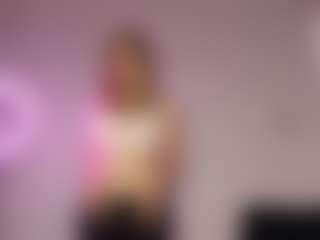 Live cam show with Ella - College on Camsoda