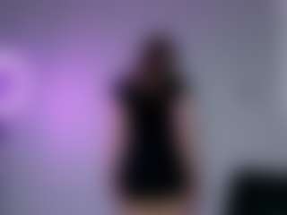 Live cam show with Ella - Athletic Young Adult on CamClone