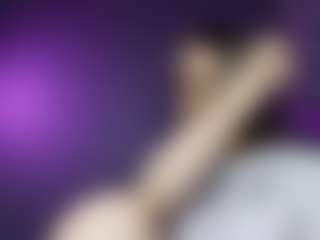Live cam show with Ella - Teen (18+) on Camsoda