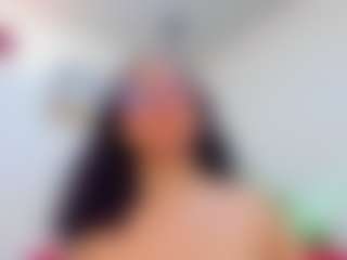 Aria-Rosee's Live Sex Cam Show
