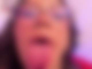 Live cam show with Aria-Rosee - Teen (18+) on Camsoda