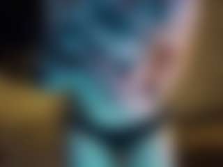 Live cam show with BonnySchatzel - Ass Bouncing on Cam Slut
