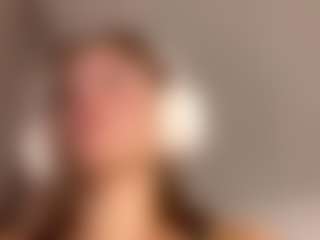 Live cam show with CandisMurdoch - Red Hair on studioflirtlive.com