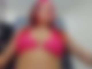 Live cam show with Candy-Lyn - New Petite on Camsoda