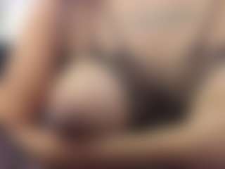 Live cam show with Candy-Lyn - Fingers on Camsoda