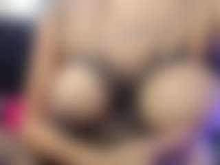 Live cam show with Candy-Lyn - Thin on hrnylive.com