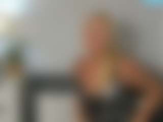 ClareHotMature's Live Sex Cam Show