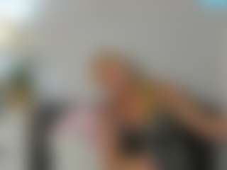 Live cam show with ClareHotMature - Erotic Dance on Camsoda