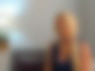 Live cam show with ClareHotMature - Granny Squirt on Camiplay Live