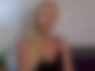 ClareHotMature's Live Sex Cam Show