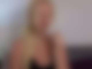 Live cam show with ClareHotMature - Dildo Or Vibrator Granny on sexytreat.net