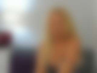 Live cam show with ClareHotMature - Blue Eyes on Camiplay Live