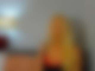 ClareHotMature's Live Sex Cam Show