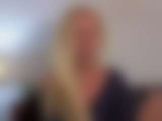 Live cam show with ClareHotMature - Granny Blonde Hair on StripNow
