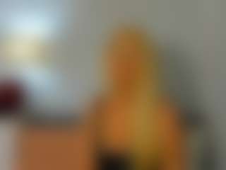 Live cam show with ClareHotMature - Blue Eyes on luckytryst.com