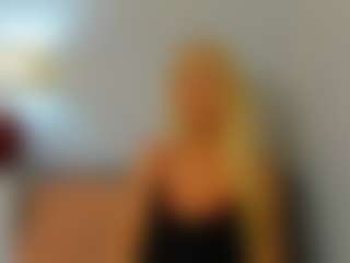 Spettacolo in cam dal vivo con ClareHotMature - Granny Squirt su Camsoda