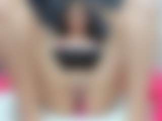 emmillyy20's Live Sex Cam Show
