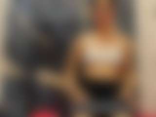 emmillyy20's Live Sex Cam Show