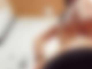 emmillyy20's Live Sex Cam Show