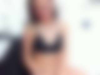 emmillyy20's Live Sex Cam Show