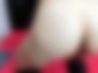 emmillyy20's Live Sex Cam Show