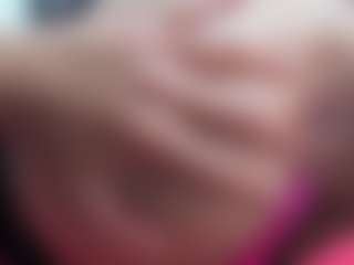 emmillyy20's Live Sex Cam Show