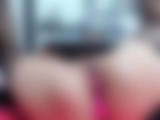 emmillyy20's Live Sex Cam Show