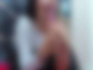 emmillyy20's Live Sex Cam Show