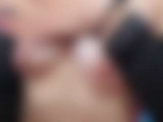 emmillyy20's Live Sex Cam Show
