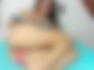 emmillyy20's Live Sex Cam Show