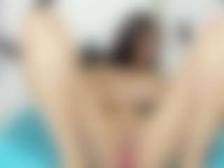 Live cam show with emmillyy20 - Striptease on luckytryst.com