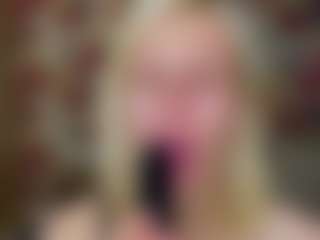 Live cam show with MarhtaNugent - Orgasm on StripNow
