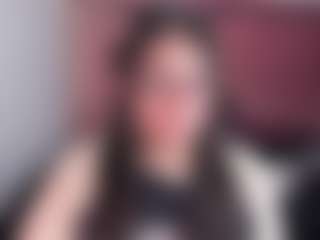 Live cam show with Mia-Wils - Natural on Camming Site