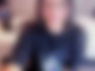 Live cam show with Mia-Wils - Fuck Machine on dropp.cam