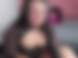Live cam show with Mia-Wils - Squirt on Camsoda