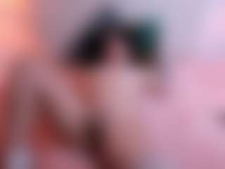 Live cam show with Mia-Wils - Green Eyes on Camsoda