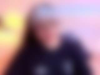 Live cam show with Mia-Wils - Green Eyes on Camming Site