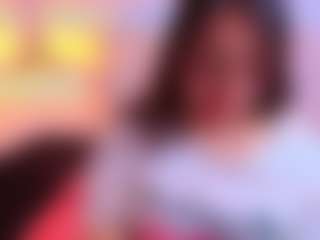 Live cam show with Mia-Wils - Striptease on Hubzter Live