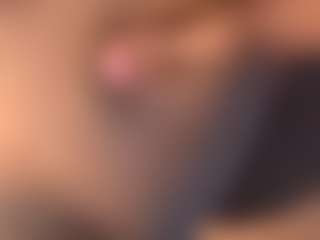 queenkourt's Live Sex Cam Show