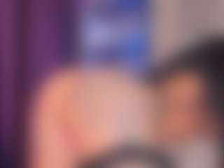 Rileynoxx MILF webcam performer live streaming