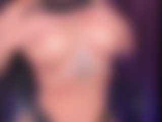 Rileynoxx MILF webcam performer live streaming
