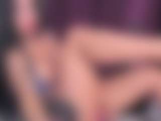 Rileynoxx MILF webcam performer live streaming
